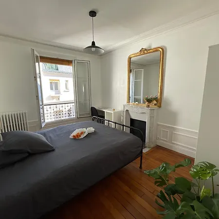 Elegant Parisian Apartment, Marais-bastille Paris