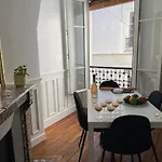 Apartment Elegant Parisian Apartment, Marais-bastille *